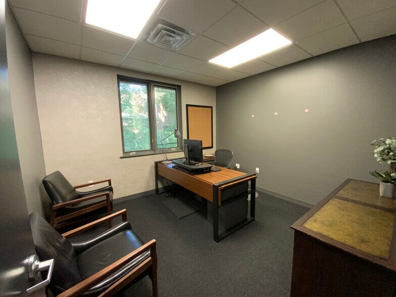 More Photos Of 3436-3500 Granite Cir, Toledo Medical For Lease