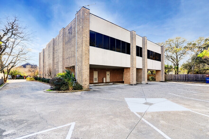 More Photos Of 5906 Dolores St, Houston Office For Lease