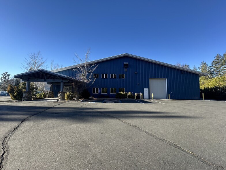 More Photos Of 4015 S Old Stage Rd, Mount Shasta Distribution For Lease