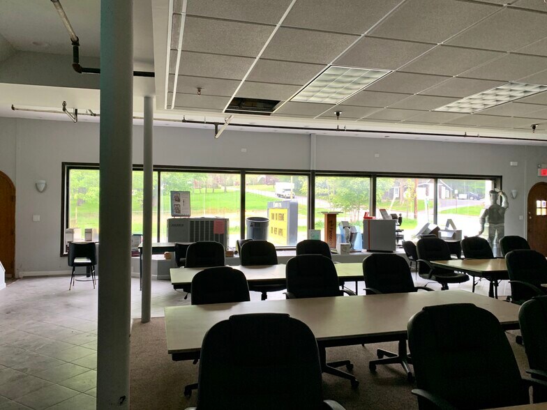 More Photos Of 240 Chestnut St, Liberty Warehouse For Lease