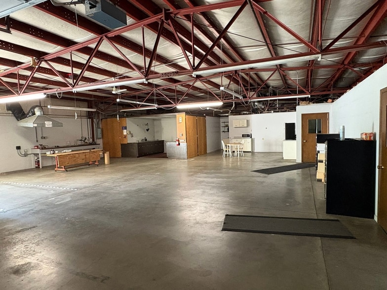More Photos Of 207 Main St, New Haven Warehouse For Sale