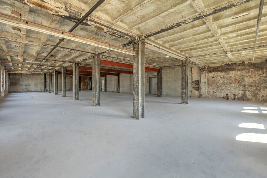 More Photos Of 895 Central Ave, Saint Petersburg Office For Lease