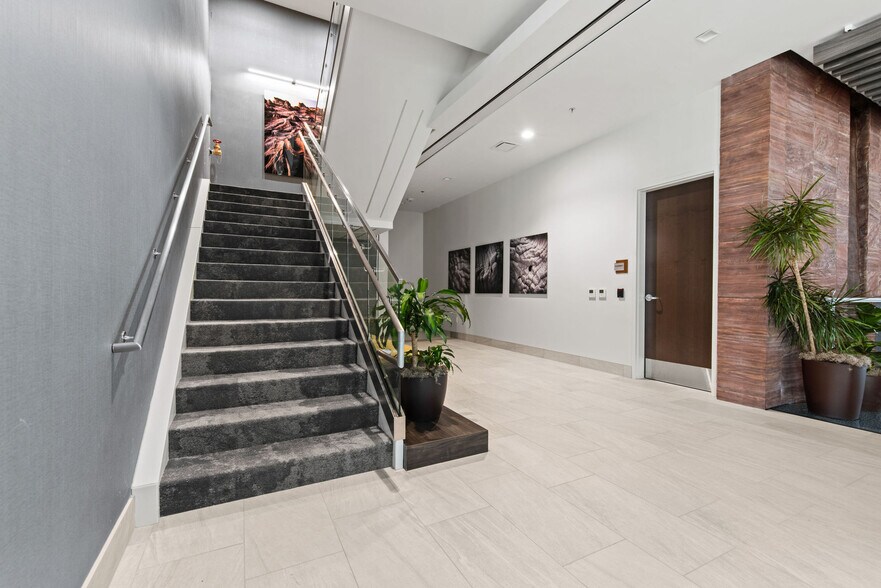 More Photos Of 1333 S Valley Grove Way, Pleasant Grove Office For Lease