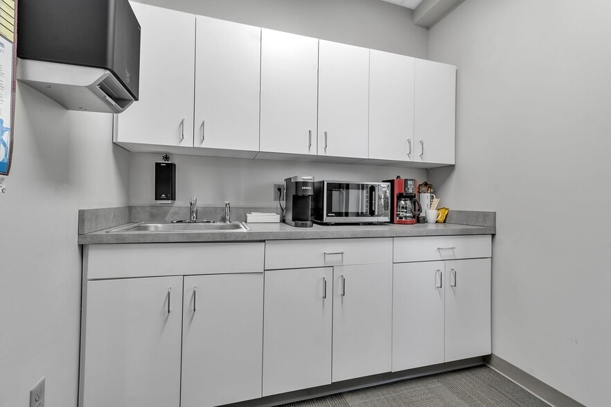 More Photos Of 6031-6045 Transit Rd, East Amherst Unknown For Lease