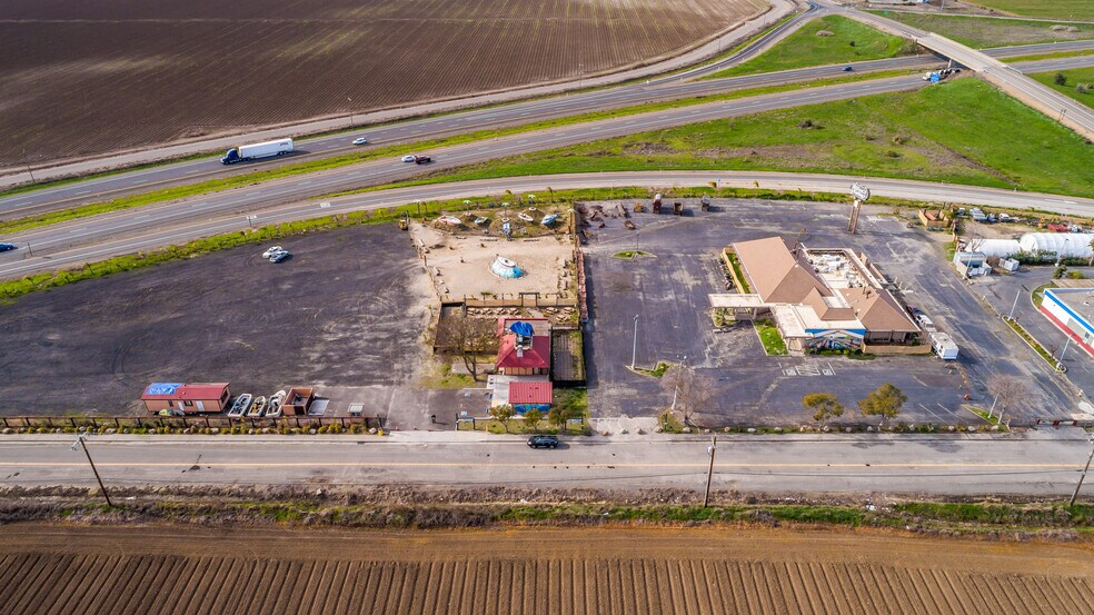 More Photos Of 4070 Country Rd 89, Dunnigan Restaurant For Sale