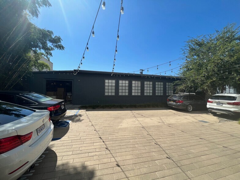 More Photos Of 2029 Blake Ave, Los Angeles Storefront Retail Office For Lease
