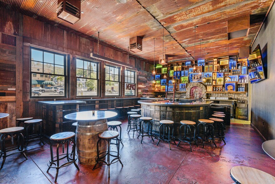 More Photos Of 208 S Green St, Sonora Restaurant For Sale