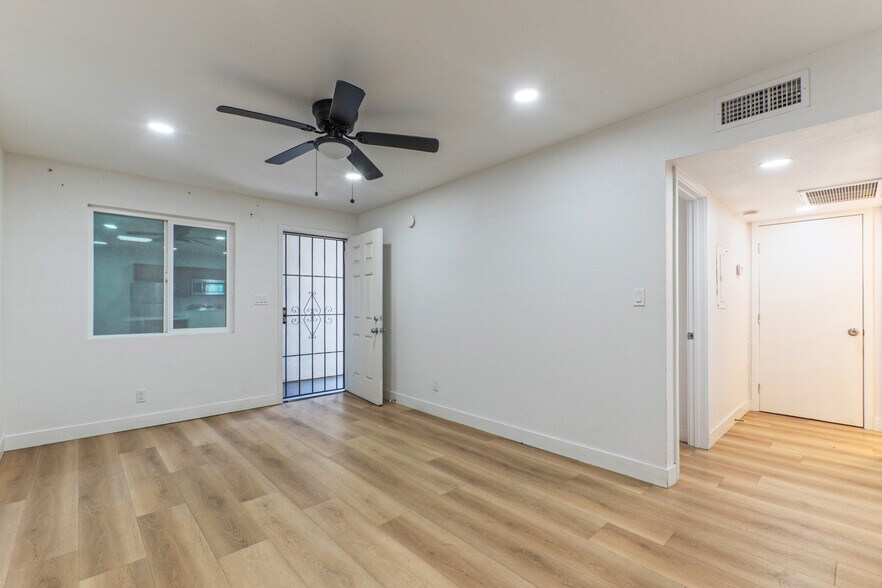 More Photos Of 2719 W Maryland Ave, Phoenix Apartments For Sale