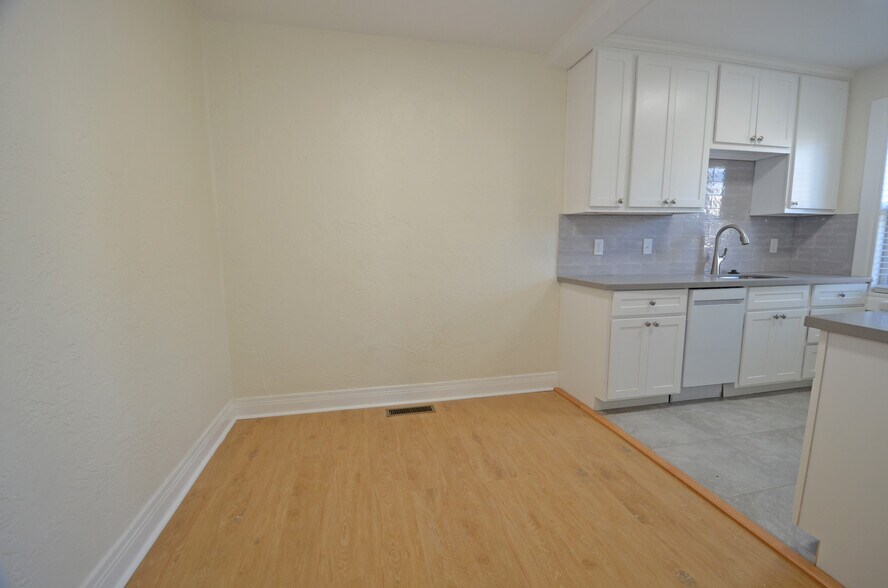 More Photos Of 1712 NW 17th St, Oklahoma City Apartments For Sale