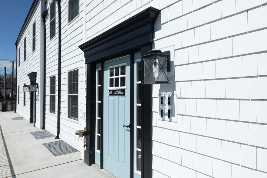More Photos Of 1090 New York Ave, Huntington Station Apartments For Sale