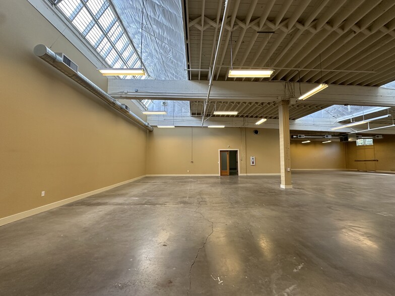 More Photos Of 710 NW 17th Ave, Portland Warehouse For Lease
