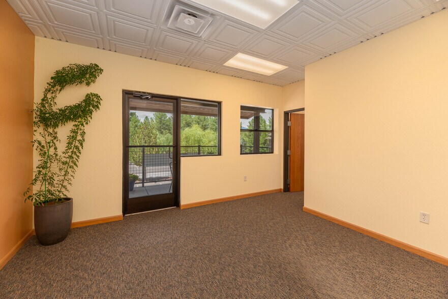 More Photos Of 1600 W University Ave, Flagstaff Medical For Sale