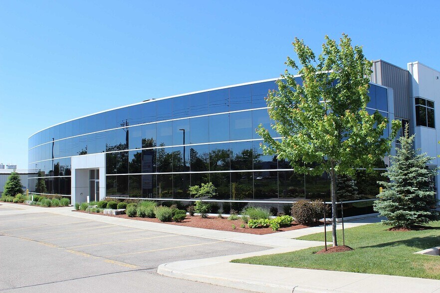 More Photos Of 609 Kumpf Dr, Waterloo Office For Lease