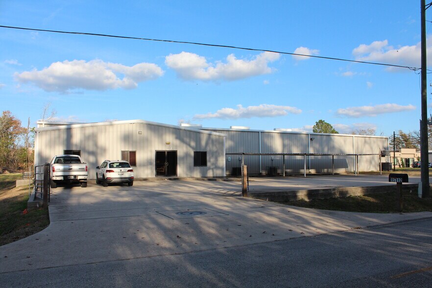 More Photos Of 15112 Welcome Ln, Houston Warehouse For Sale