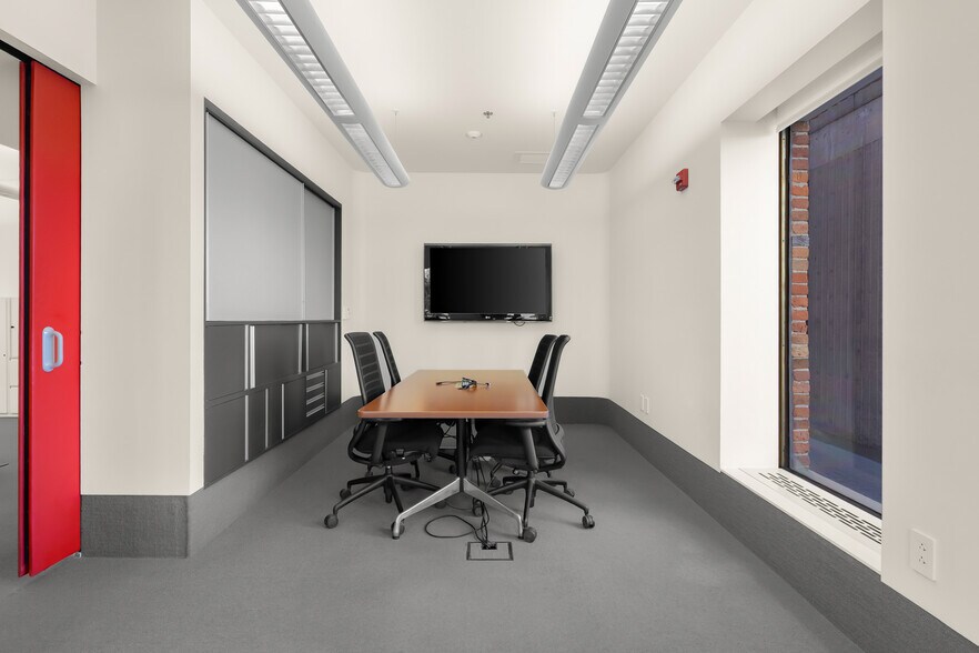 More Photos Of 301 Washington St, Columbus Office For Lease