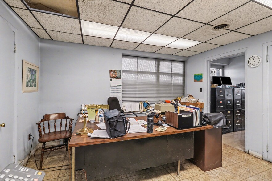 More Photos Of 20210 Sherwood St, Detroit Warehouse For Sale