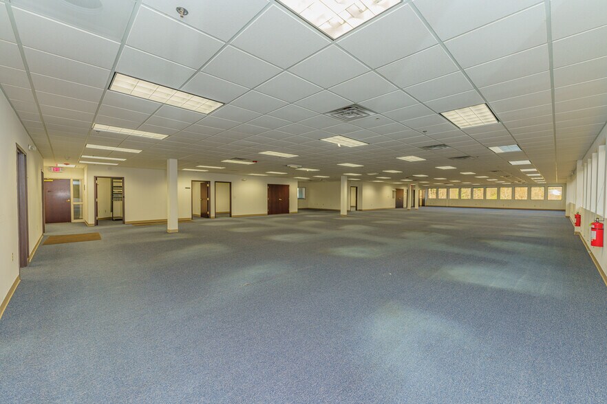 More Photos Of 10 Maxwell Dr, Clifton Park Medical For Lease