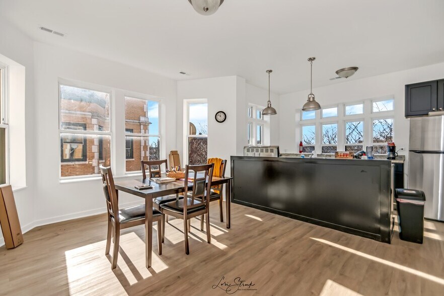 More Photos Of 4952 W Madison St, Chicago Multifamily For Sale