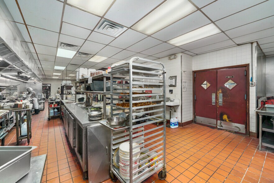 More Photos Of 2529 S 6 Hwy, Houston Restaurant For Sale