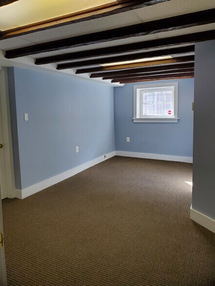 More Photos Of 19 E Market St, Leesburg Office For Lease