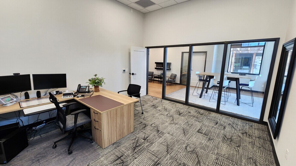 More Photos Of 805 George St, De Pere Office For Sale