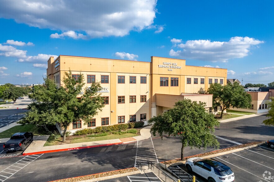 More Photos Of 18626 Hardy Oak Blvd, San Antonio Medical For Lease