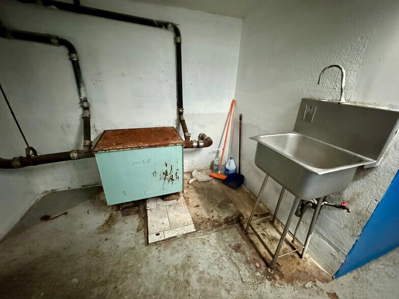 More Photos Of 637 Rogers Ave, Brooklyn Storefront Retail Residential For Lease