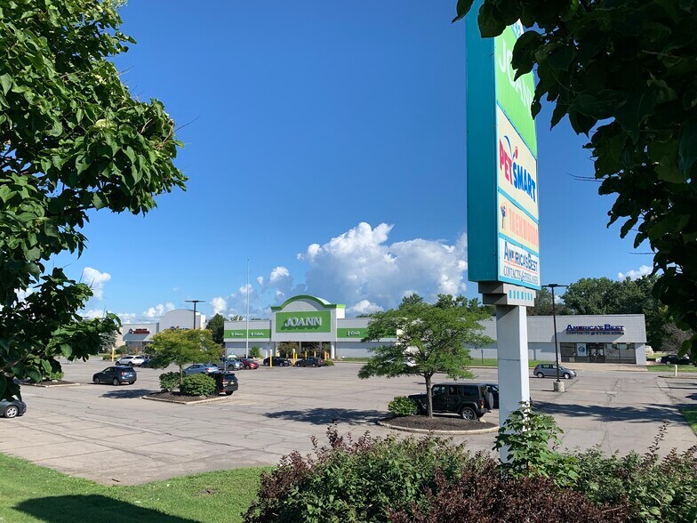 More Photos Of 3042 Ridge Rd W, Greece Unknown For Lease