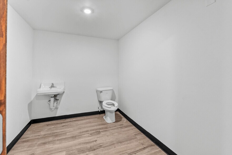 More Photos Of 2532 Spring Arbor Rd, Jackson Medical For Sale