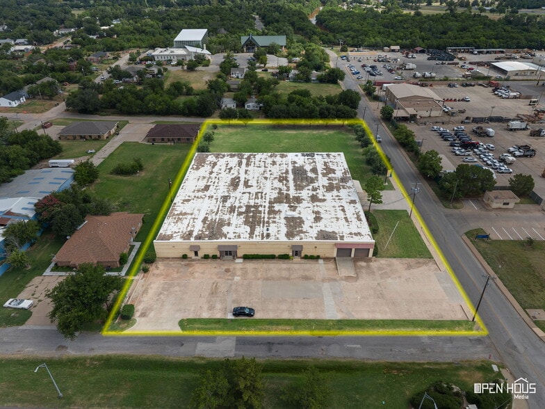 More Photos Of 2200 5th St, Wichita Falls Warehouse For Sale