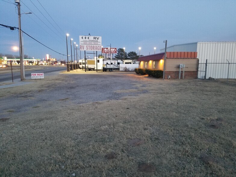 More Photos Of 7200 W Reno Ave, Oklahoma City Service For Lease