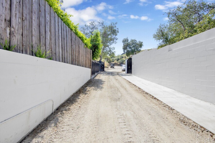 More Photos Of 10200 Willow Springs Lane, Sunland Land For Sale