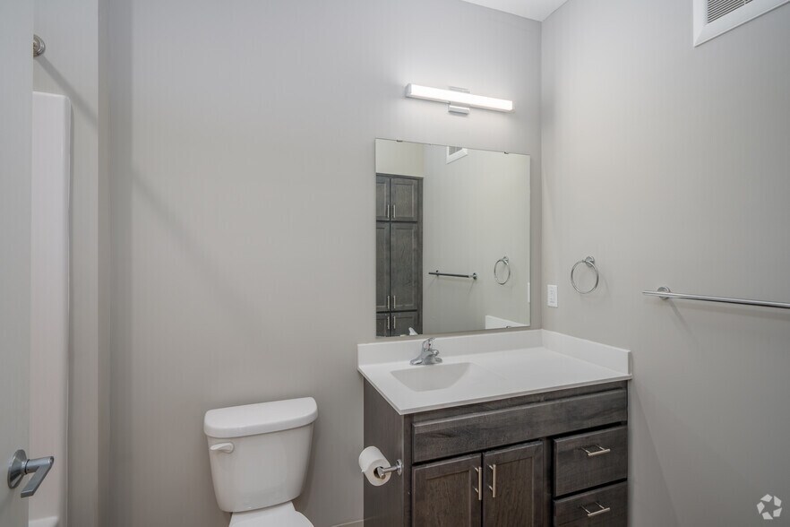 More Photos Of 1835 University Ave W, Saint Paul Apartments For Lease