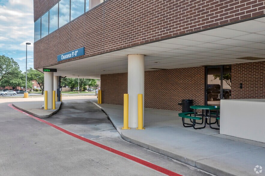 More Photos Of 1901 N Central Expy, Richardson Office For Lease