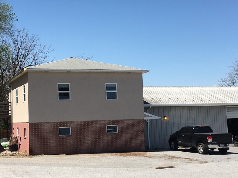 More Photos Of 1880 W Mason Ave, York Light Manufacturing For Sale