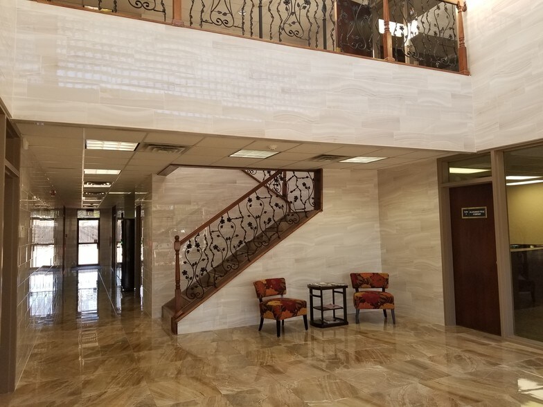 More Photos Of 515 N Cedar Ridge Dr, Duncanville Office For Lease