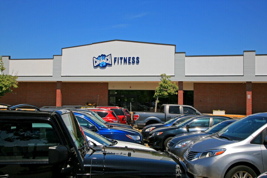 More Photos Of 238-310 Grove St, Braintree Unknown For Lease