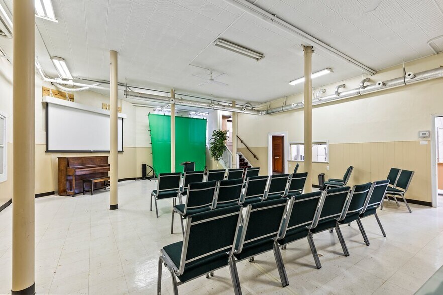 More Photos Of 1517 McCausland Ave, Saint Louis Specialty For Sale