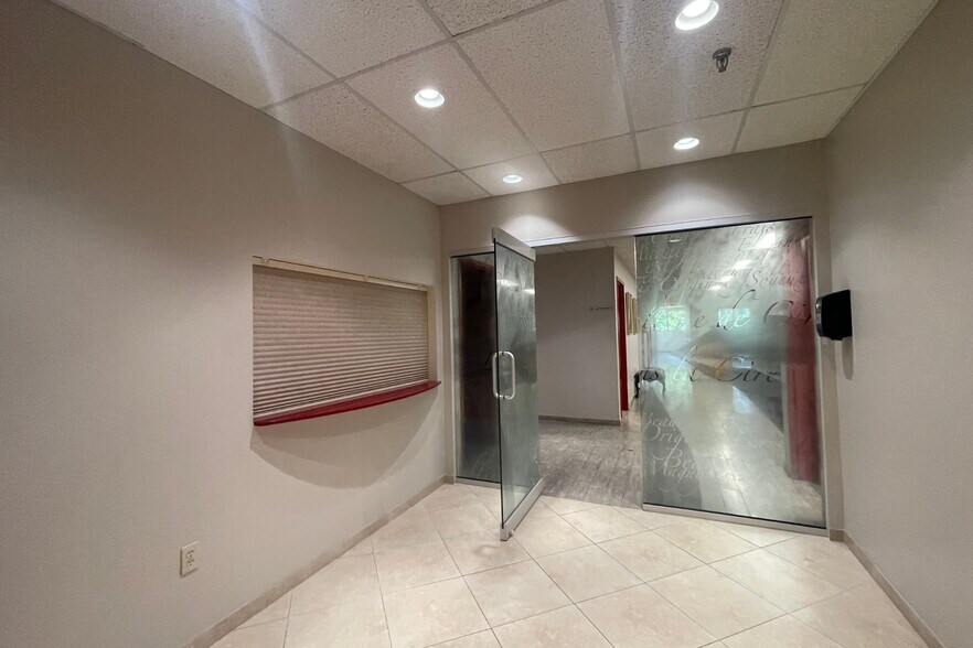 More Photos Of 135 Research Dr, Milford Warehouse For Lease