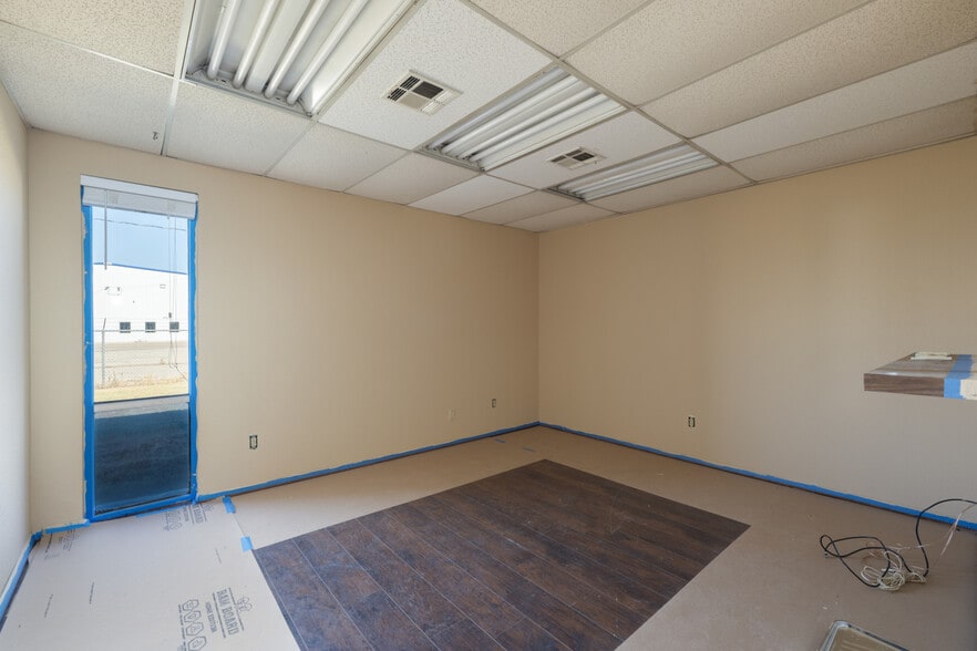 More Photos Of 4901 S Rockwell St, Oklahoma City Service For Sale