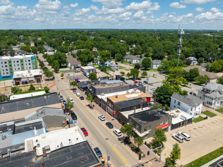 More Photos Of 2218 College St, Cedar Falls Storefront For Lease