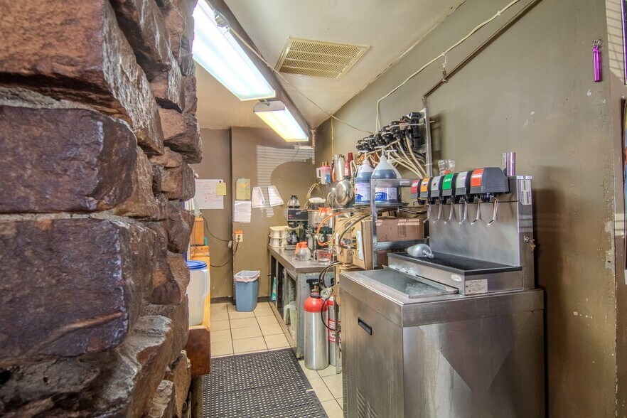 More Photos Of 18400 E B Hwy, Sheldon Flex For Sale