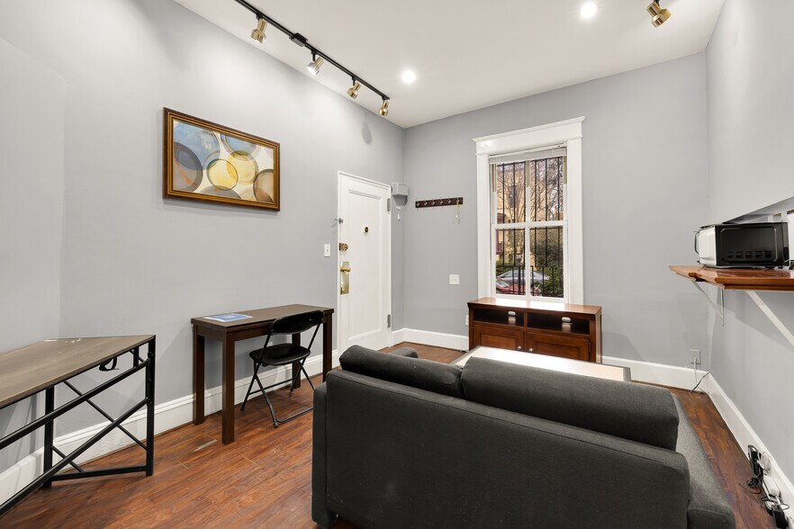 More Photos Of 500 9th St SE, Washington Apartments For Sale