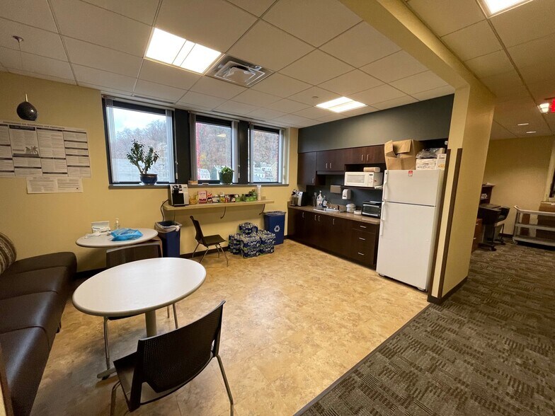 More Photos Of 1020 Madison Ave, Pittsburgh Medical For Sale