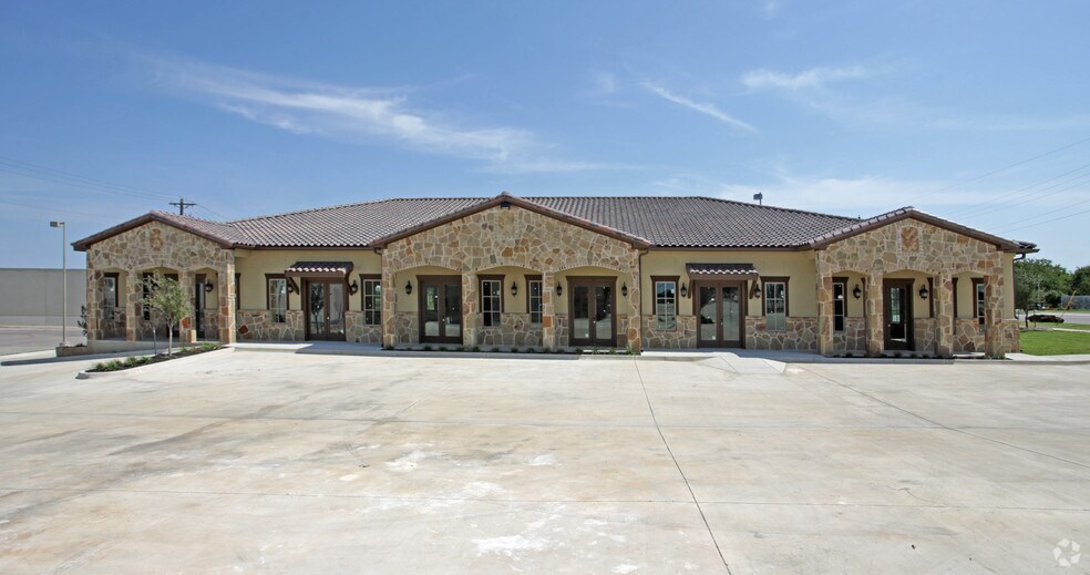 More Photos Of E 181 E BB Fielder Rd Suite 300, Weatherford Medical For Lease