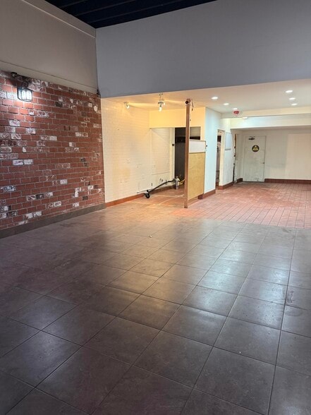 More Photos Of 1235-1241 Park St, Alameda Storefront For Lease