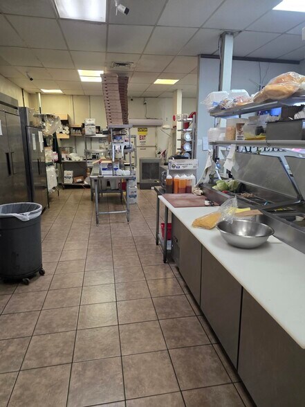 More Photos Of 3242 E Desert Inn Rd, Las Vegas Storefront Retail Office For Lease