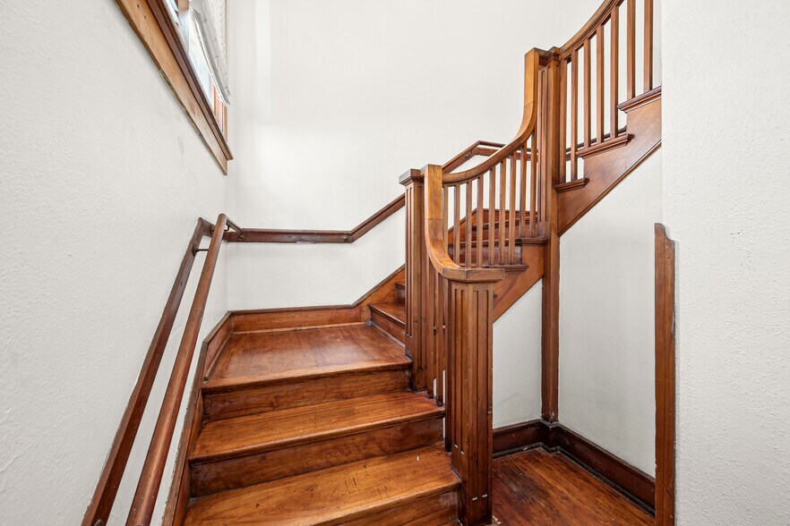 More Photos Of 1042-1052 Adella Ave, Coronado Apartments For Sale