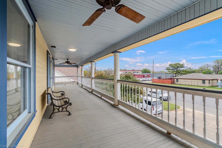 More Photos Of 204 W Central Ave, Fort Worth Office Residential For Sale