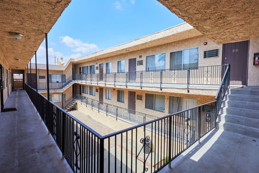 More Photos Of 14949 Roscoe Blvd, Panorama City Apartments For Sale